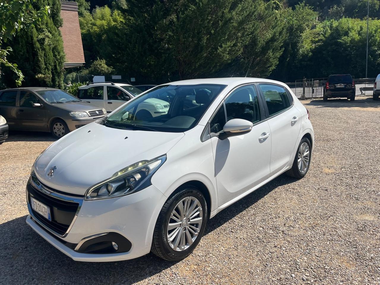 Peugeot 208 PureTech 82 5p. Allure