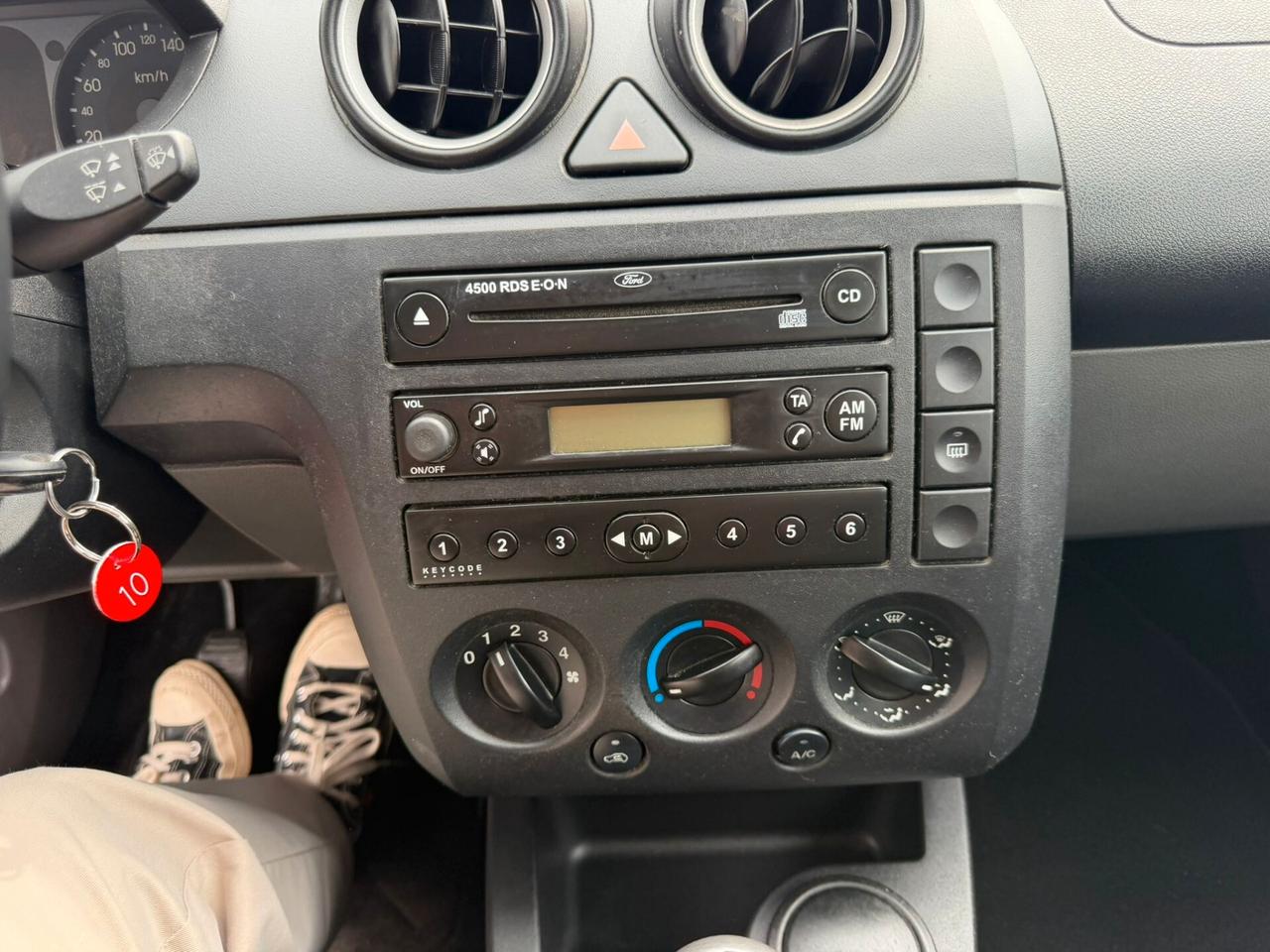 Ford Fiesta 1.4 16V 5p. Ghia