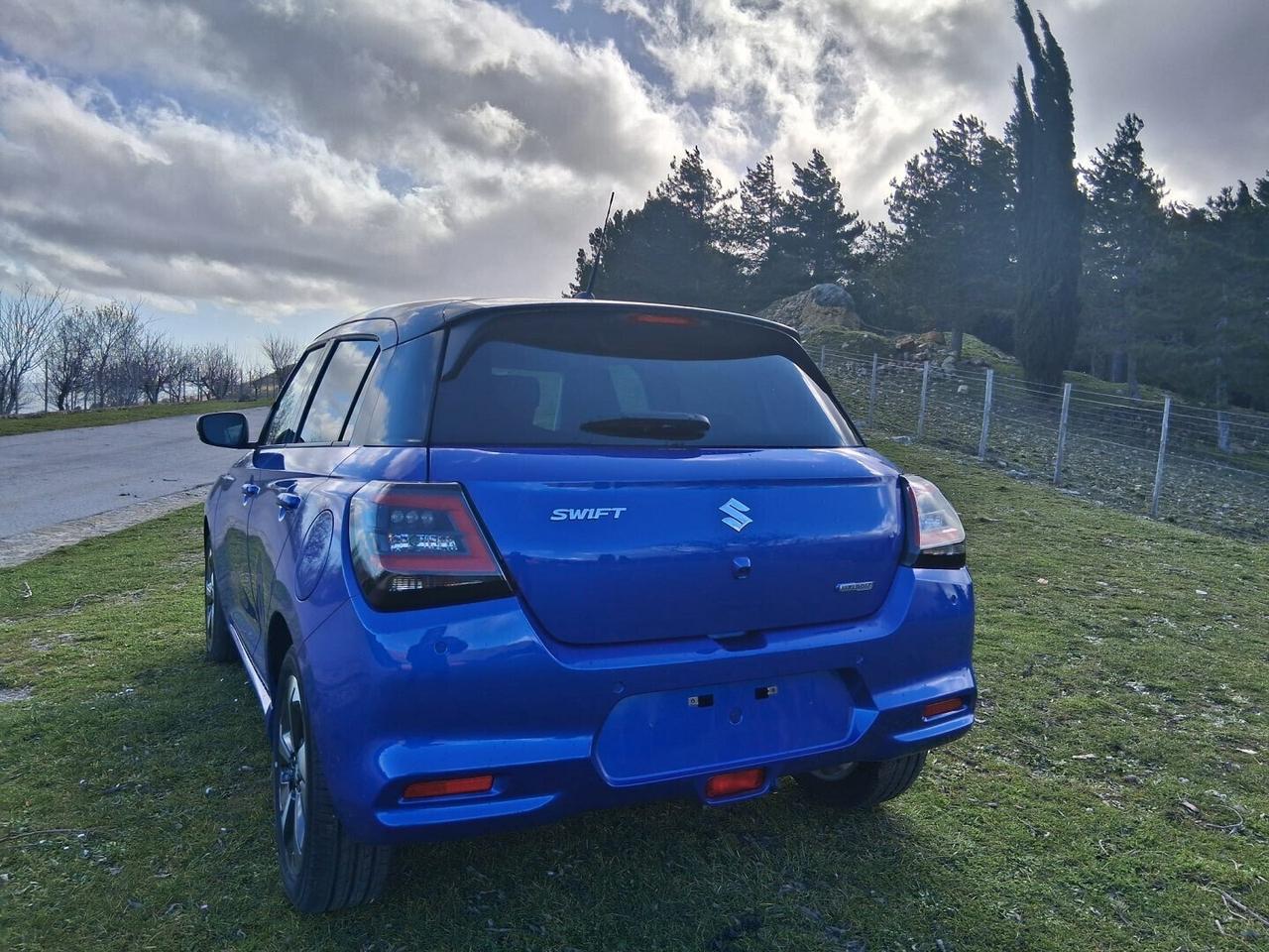 Suzuki Swift Hybrid 1.2 Top Bicolor