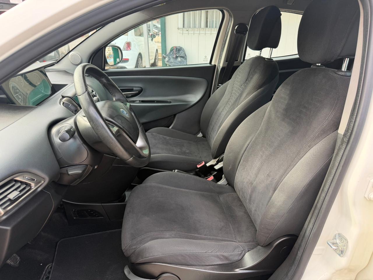 Lancia Ypsilon 1.2 69 CV 5 porte GPL Ecochic Gold