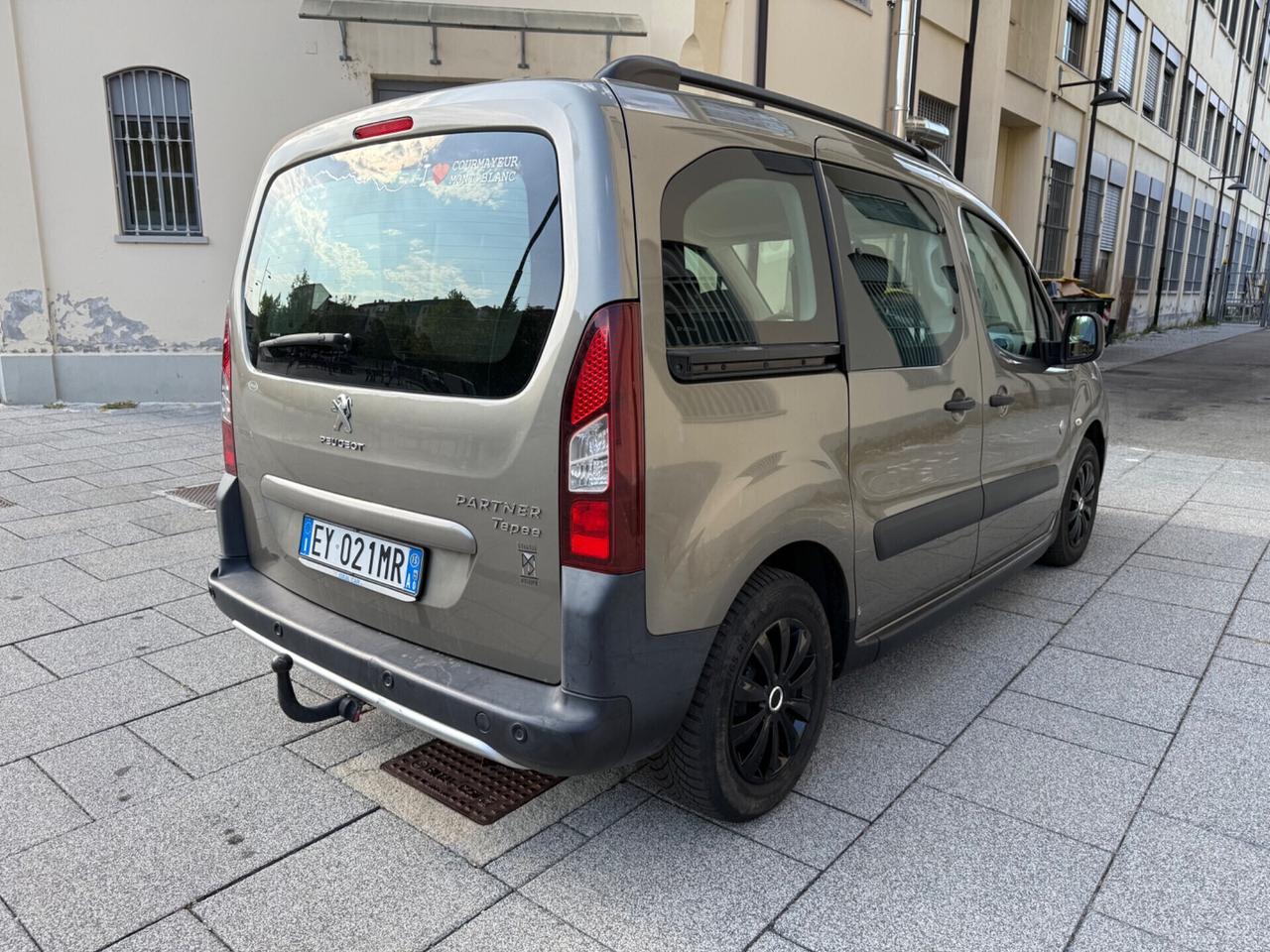 Peugeot Partner Tepee BlueHDi 100 4x4 Outdoor Extreme
