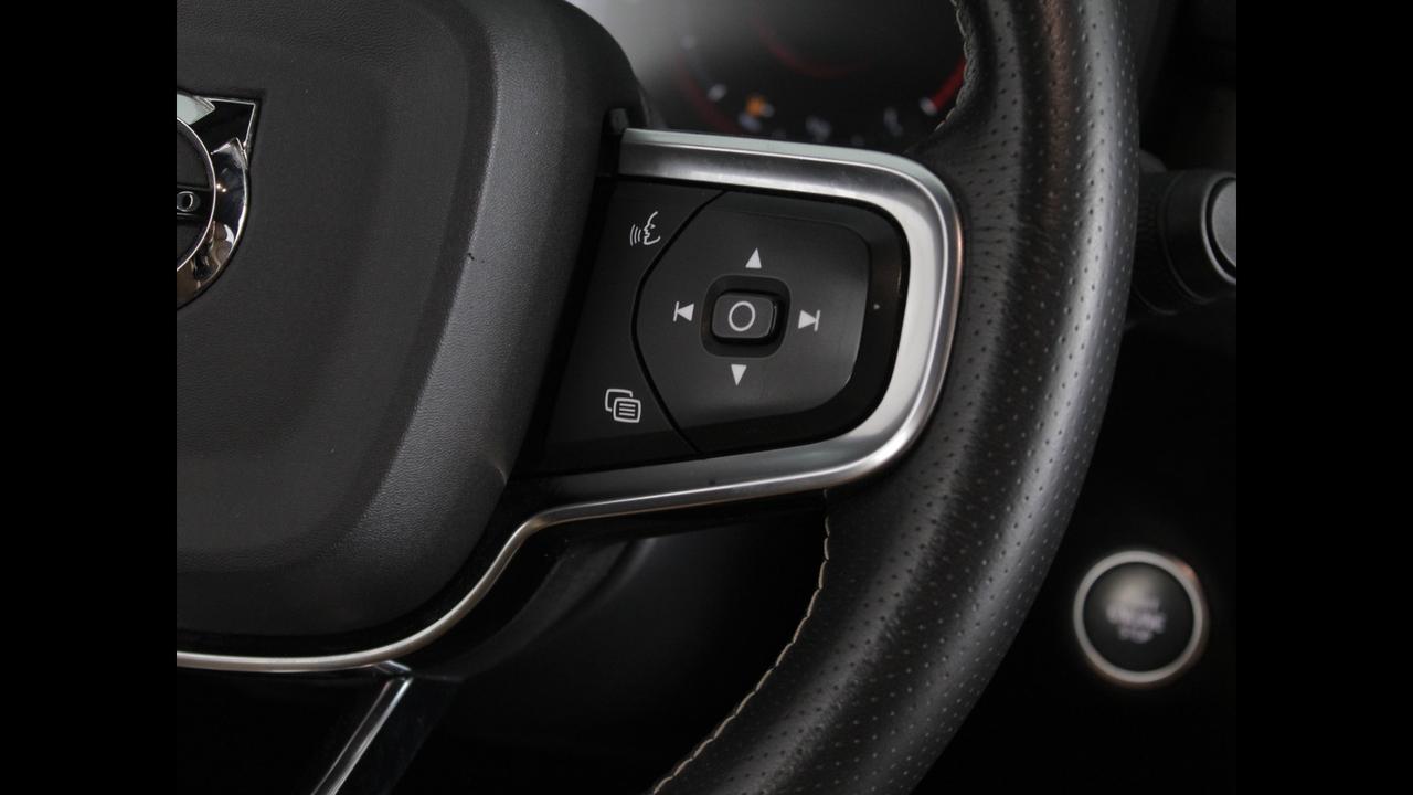 VOLVO XC40 - XC40 2.0 d3 Inscription awd geartronic my20