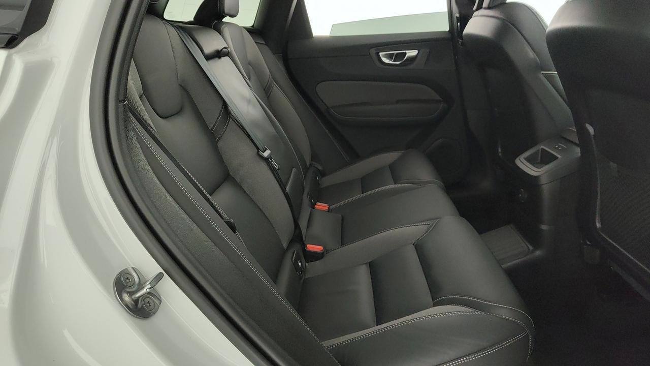 VOLVO XC60 2.0 t6 phev Ultra Dark awd auto