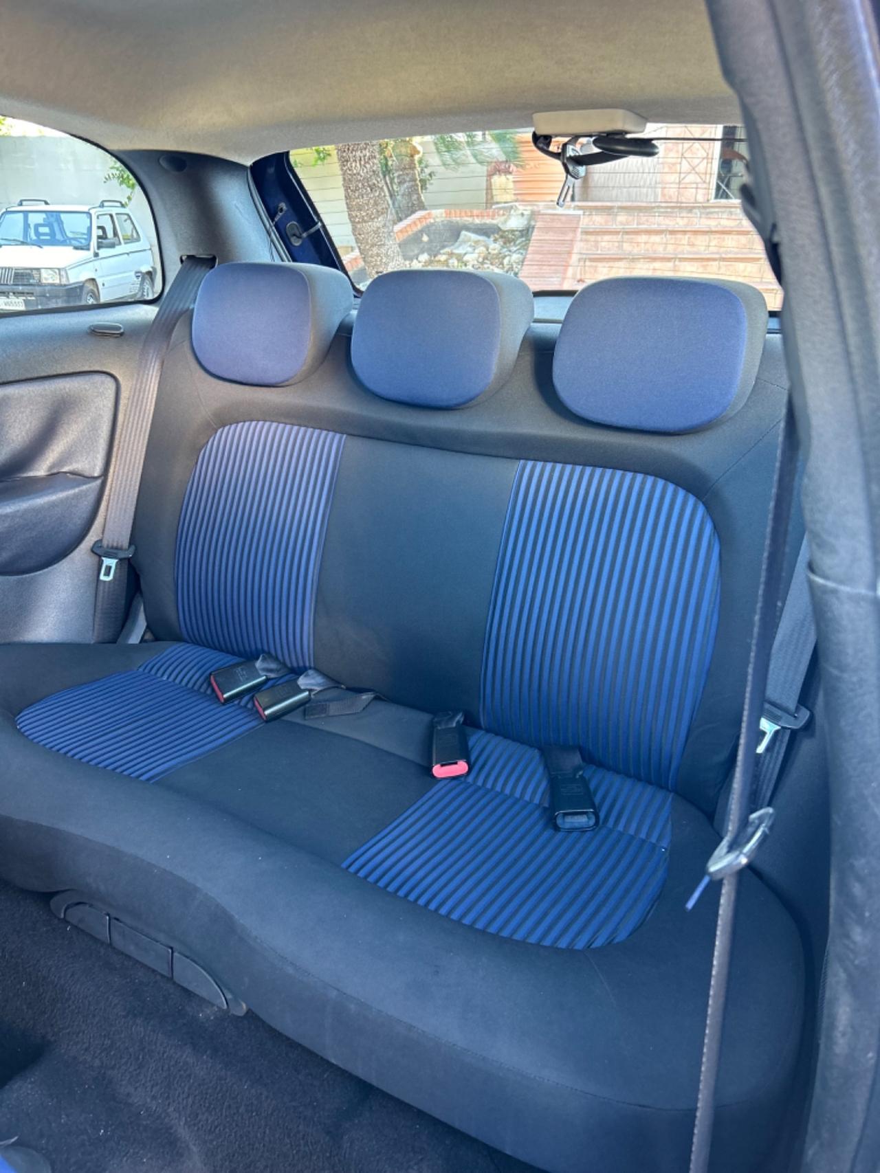 Lancia Ypsilon 1.2 Argento B-Color