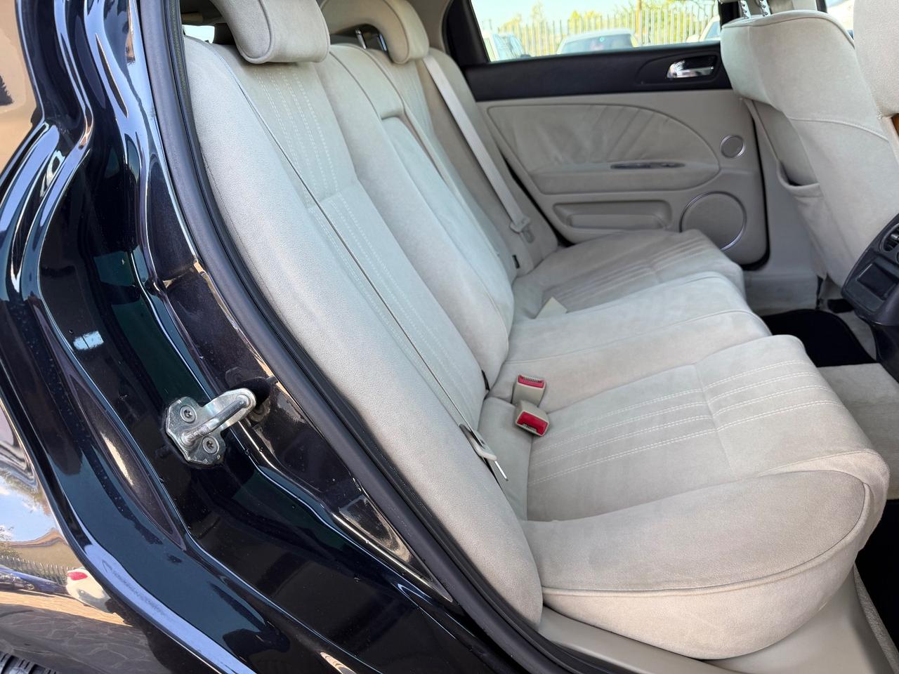 Alfa Romeo 159 1.9 jts Distinctive 160cv Total black