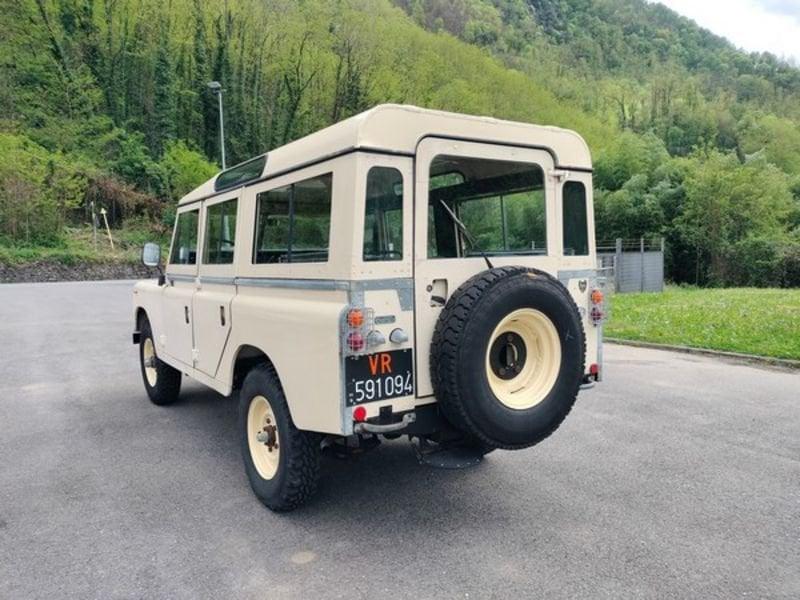 Land Rover 109 Serie III Land Rover Defender