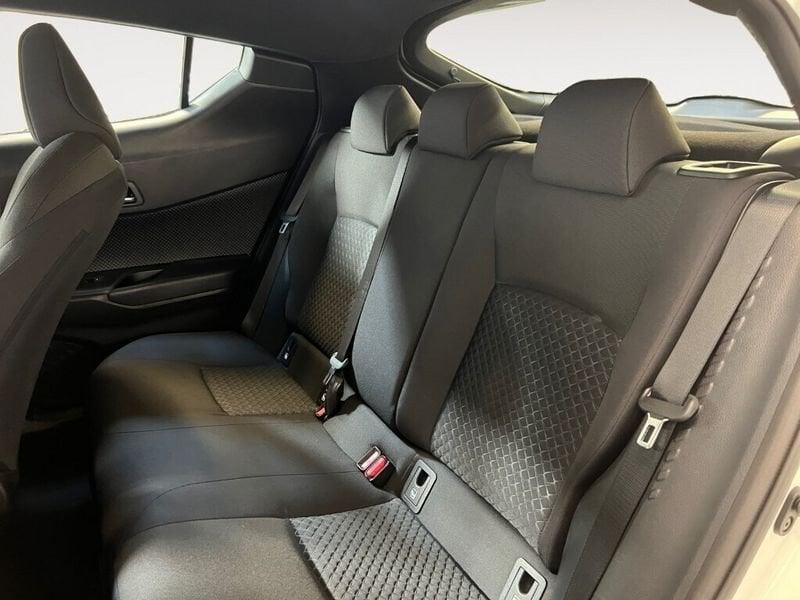 Toyota C-HR (2016-2023) 1.8 Hybrid E-CVT Active