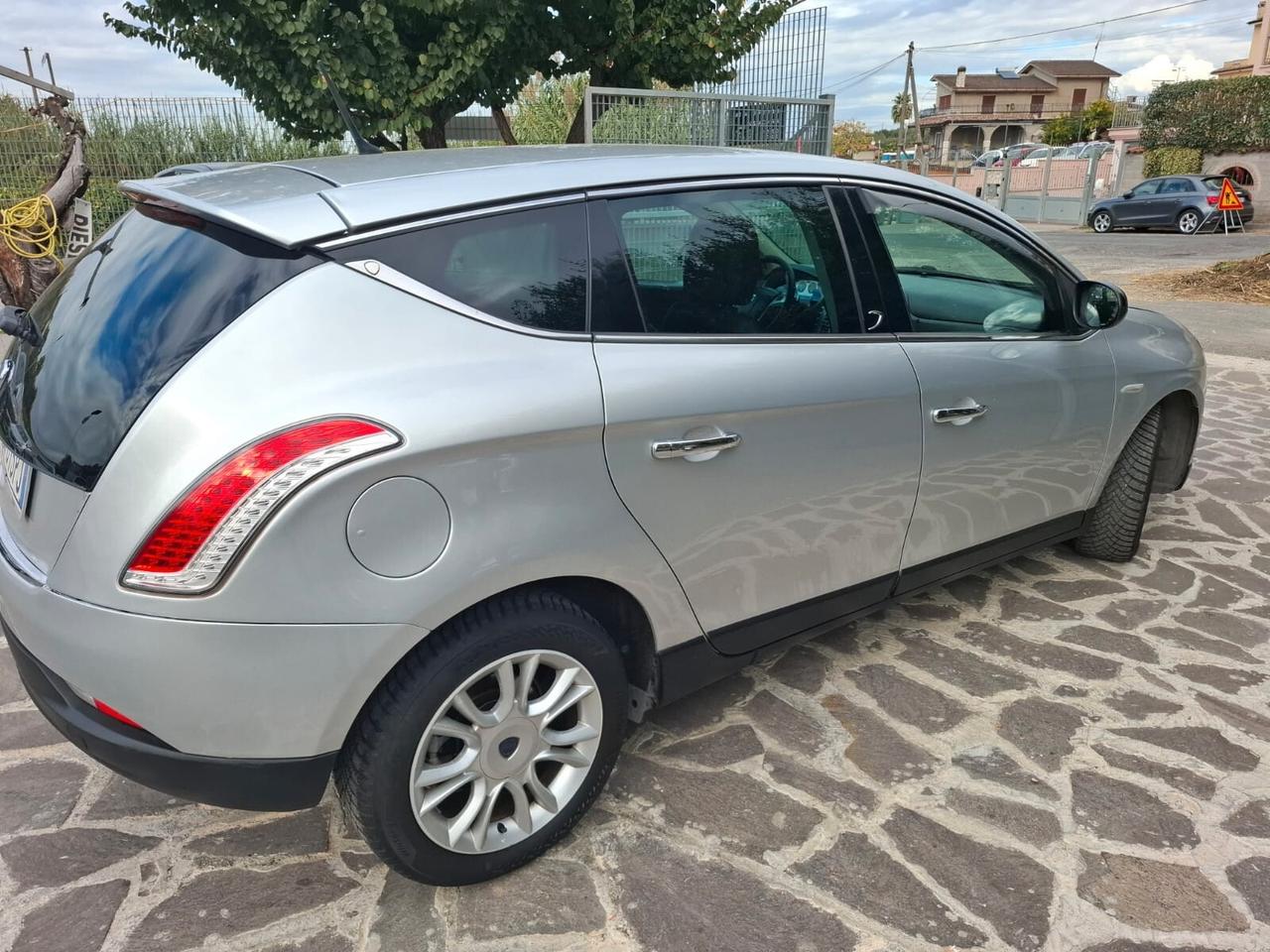 Lancia Delta 1.6 MJT DPF Silver Neopatentati