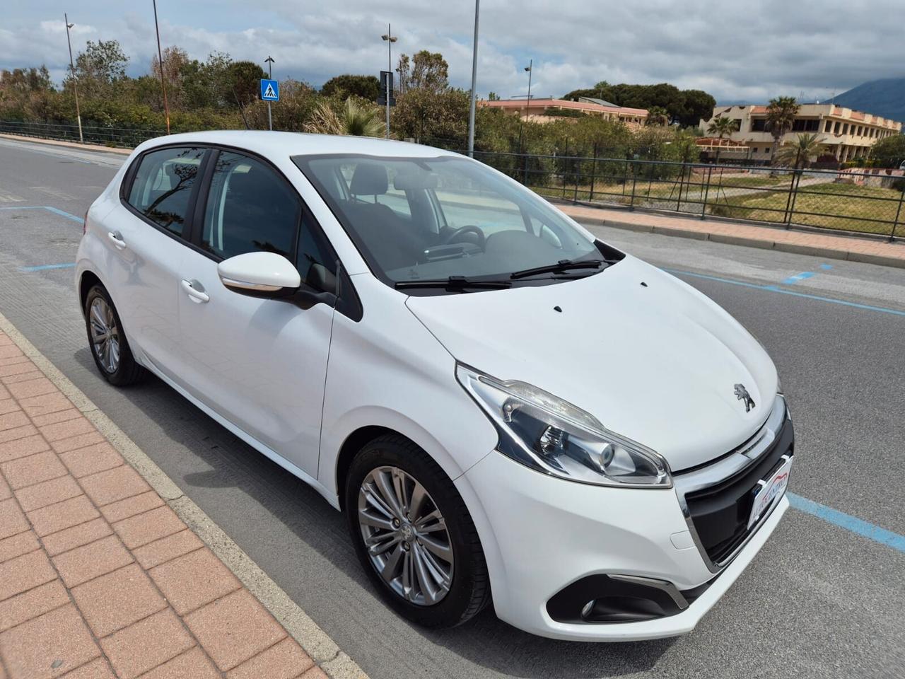 Peugeot 208 PureTech 82 5 porte Allure