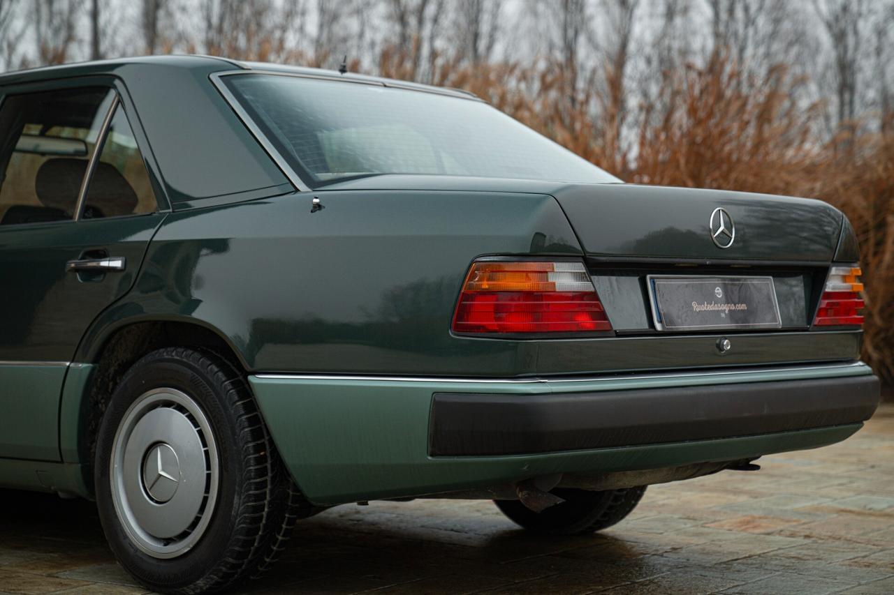 Mercedes-benz E 200 - MER00255