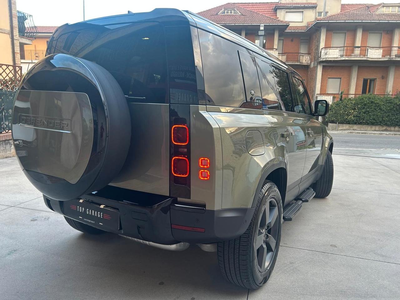 Land Rover Defender 110 3.0D I6 200 CV AWD Auto X-Dynamic SE