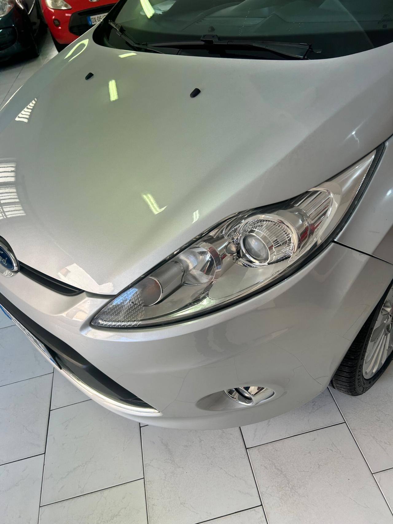 Ford Fiesta 1.6 TDCi 90CV 5 porte DPF Titanium