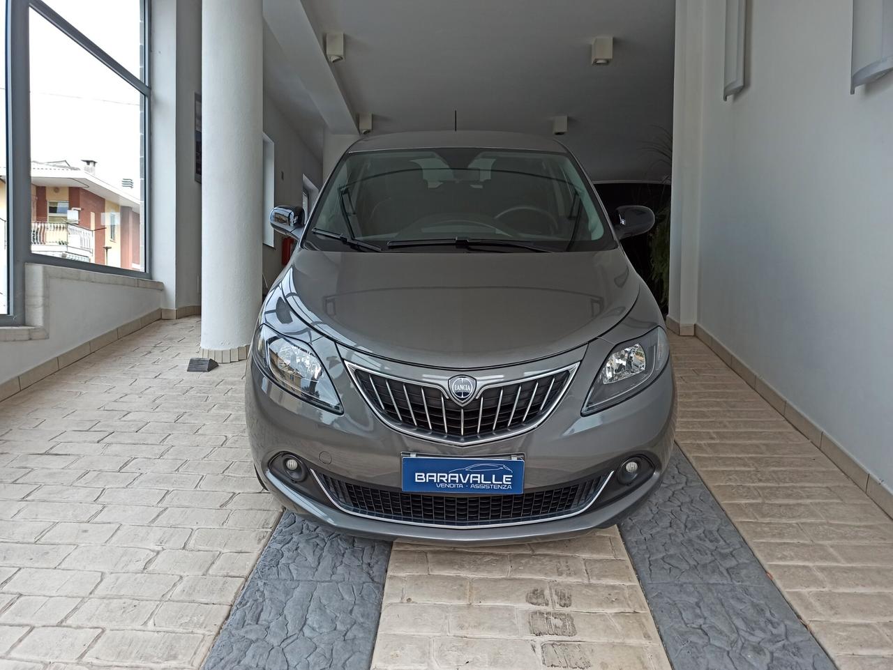 Lancia Ypsilon 1.0 FireFly 5 porte S&S Hybrid Silver