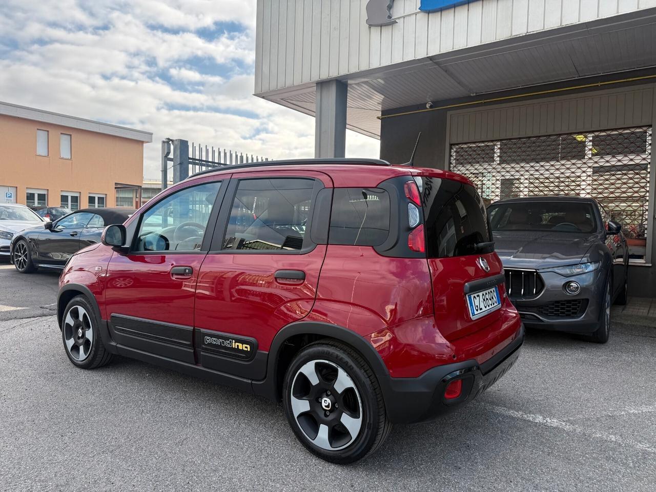 Fiat Panda Cross 1.0 FireFly S&S Hybrid (15000 KM)