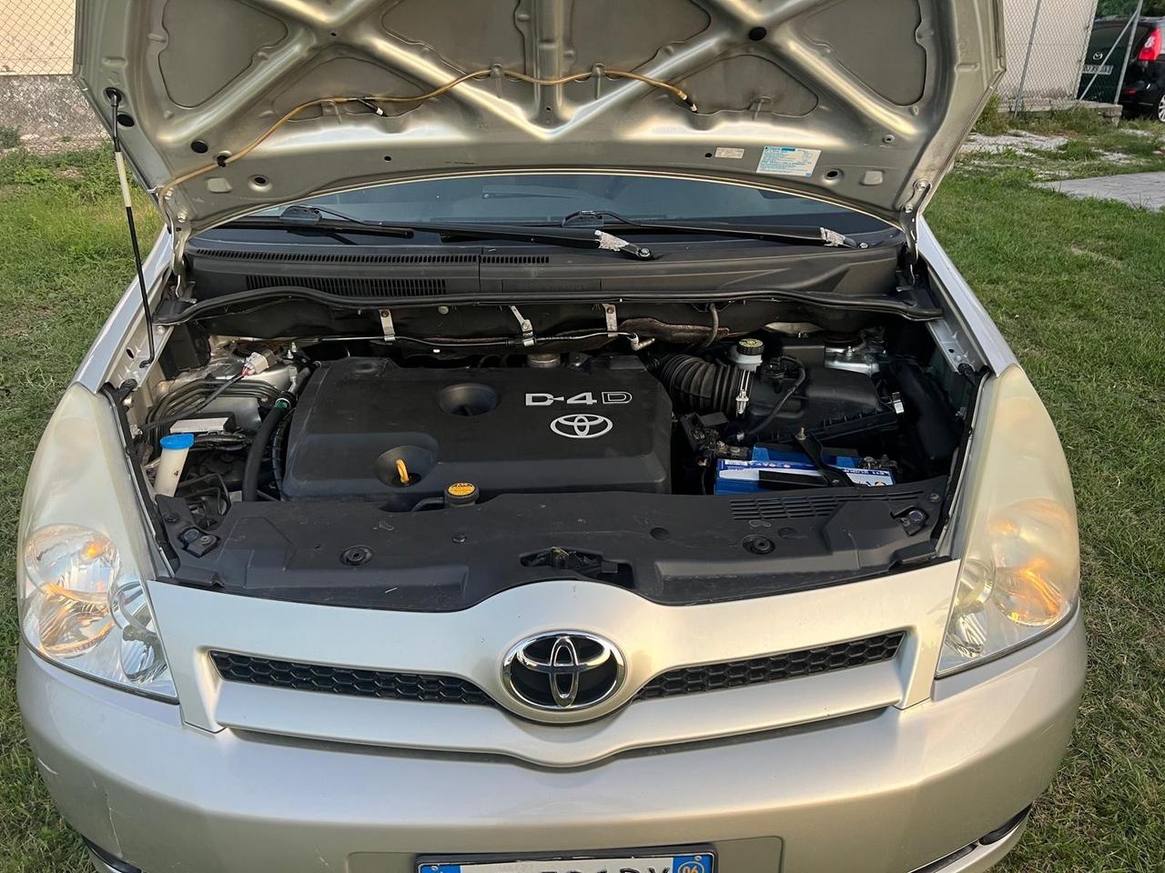 Toyota Corolla Verso 2.2 16V D-4D