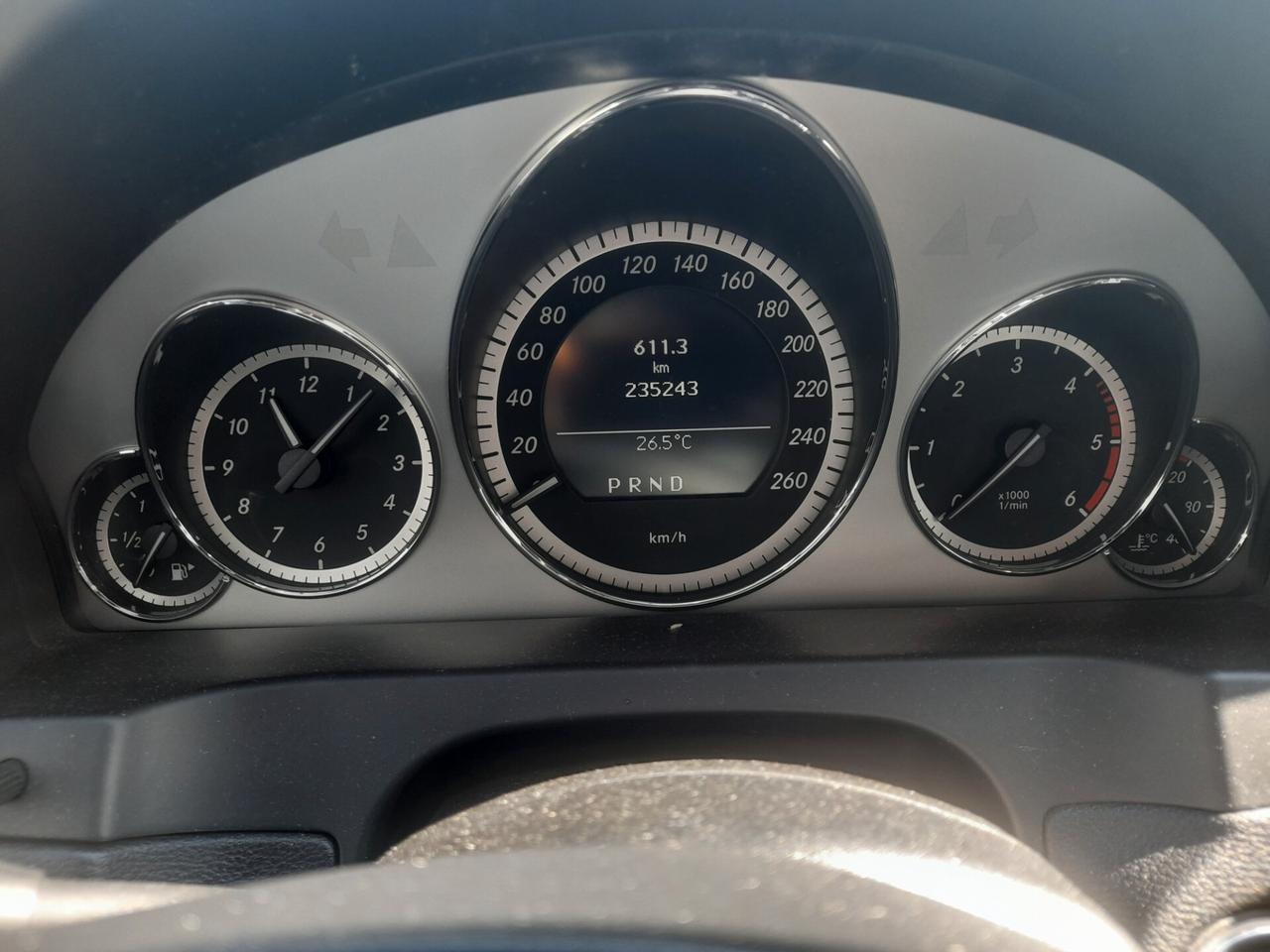 Mercedes-benz E 220 CDI BlueEFFICIENCY Avantgarde