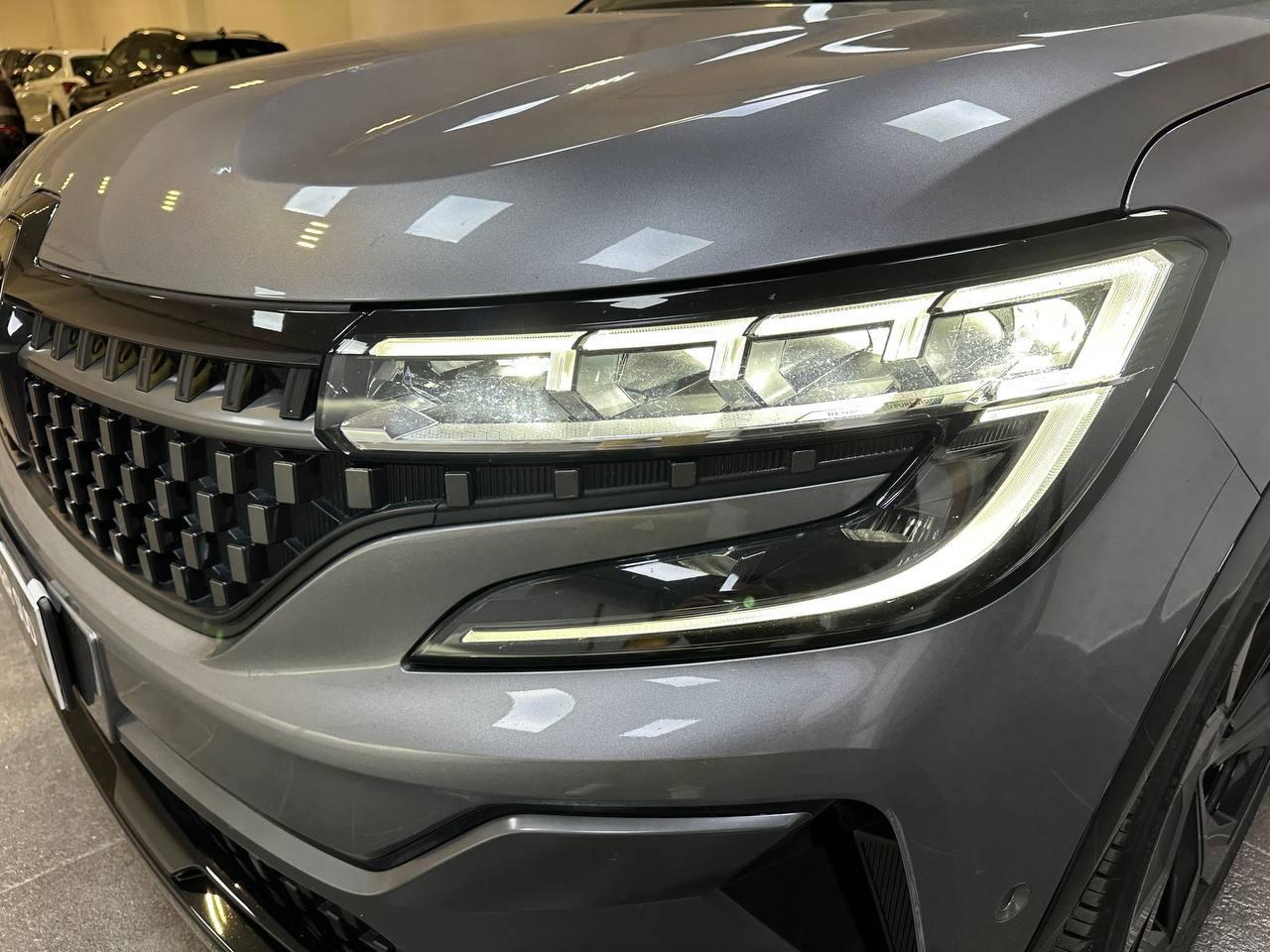 RENAULT Austral 2023 - Austral 1.2 E-Tech full hybrid Iconic Esprit Alpine 200cv auto