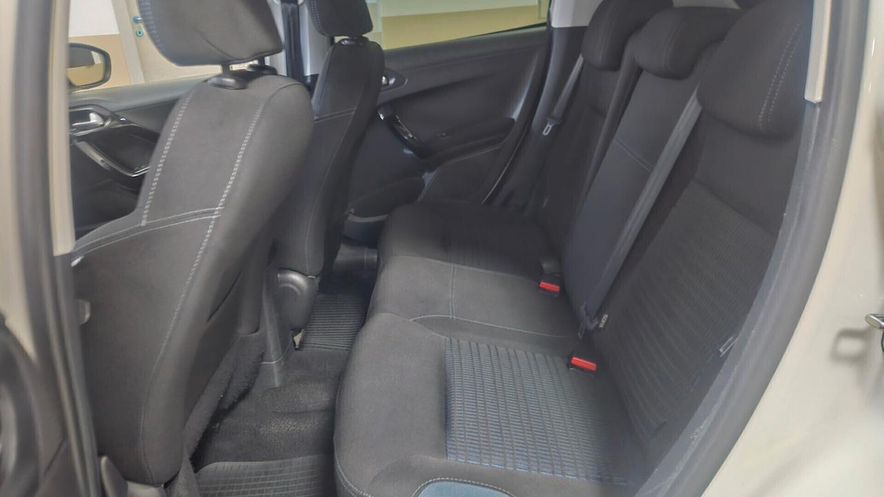 Peugeot 208 1.4 HDi 68 CV 5 porte Allure