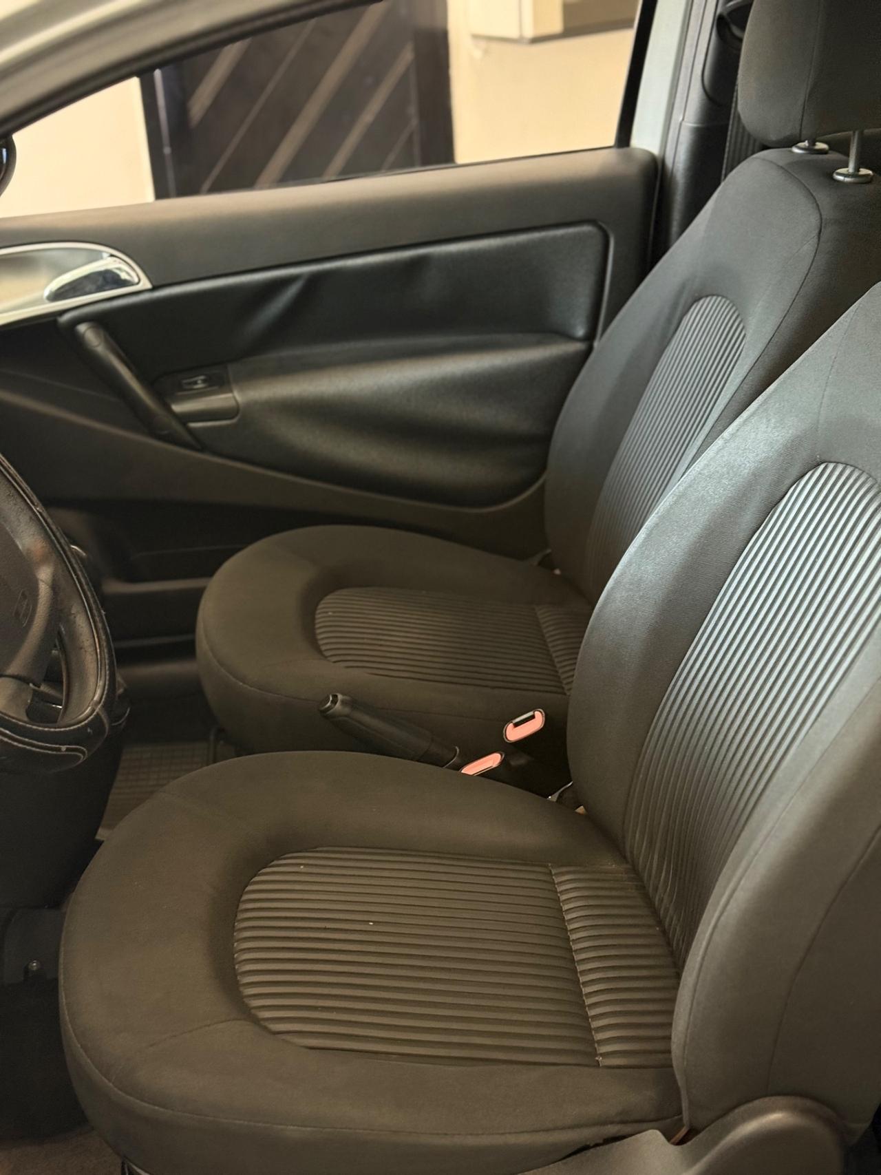 Lancia Ypsilon 1.3 MJT 75 CV Elle