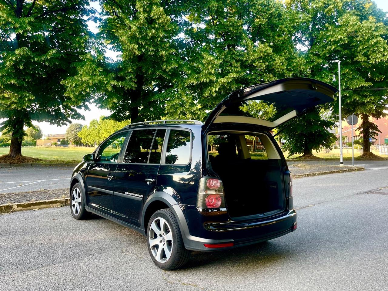 Volkswagen Touran 1.9 TDI CROSS