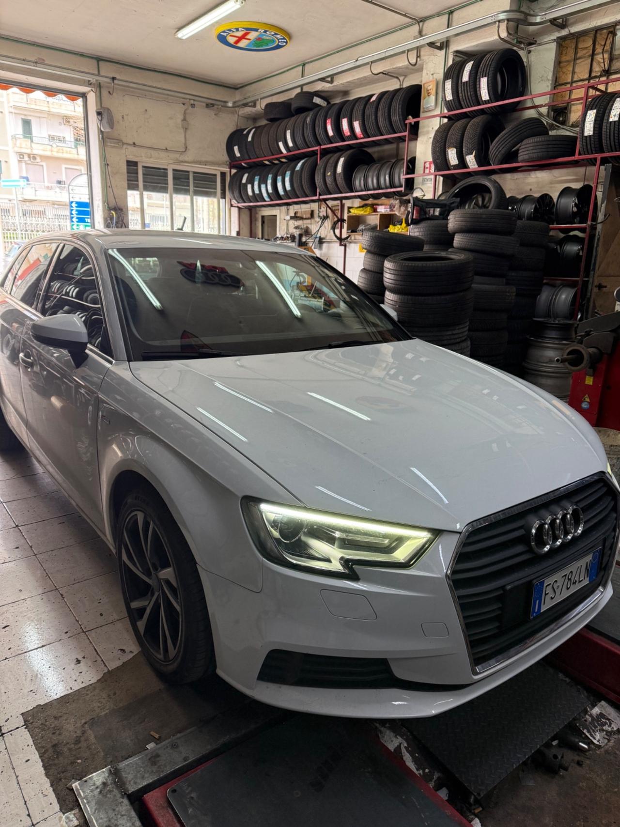 Audi A3 1.6 TDI 116 CV S tronic LED 17 AUTOMATICA
