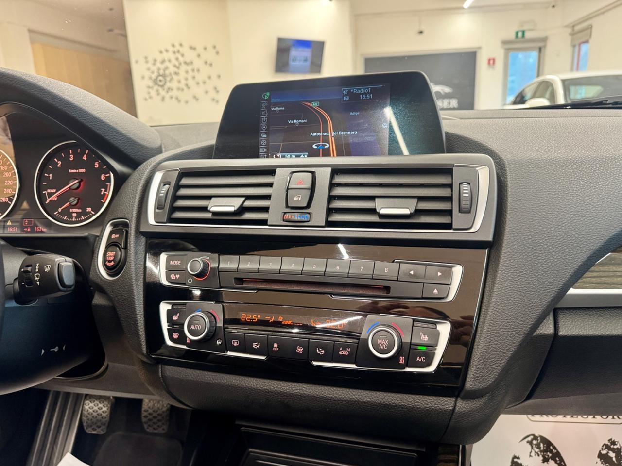 Bmw 220 220i Cabrio LUXURY SPORT