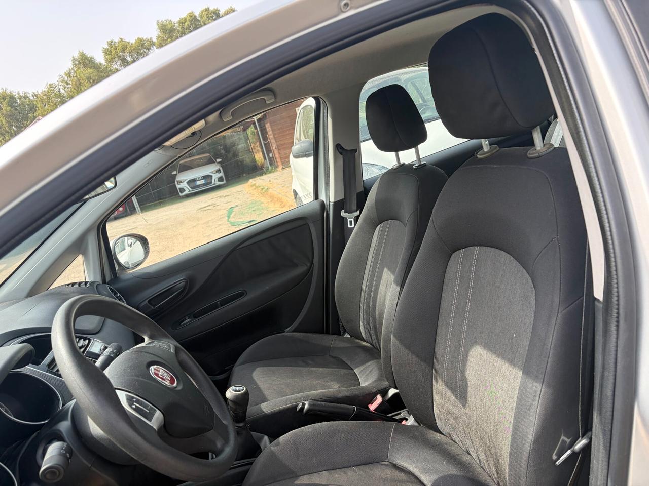 FIAT PUNTO 1.3 MJT II 75CV ANNO 2014 ADATTA NEOPATENTATI