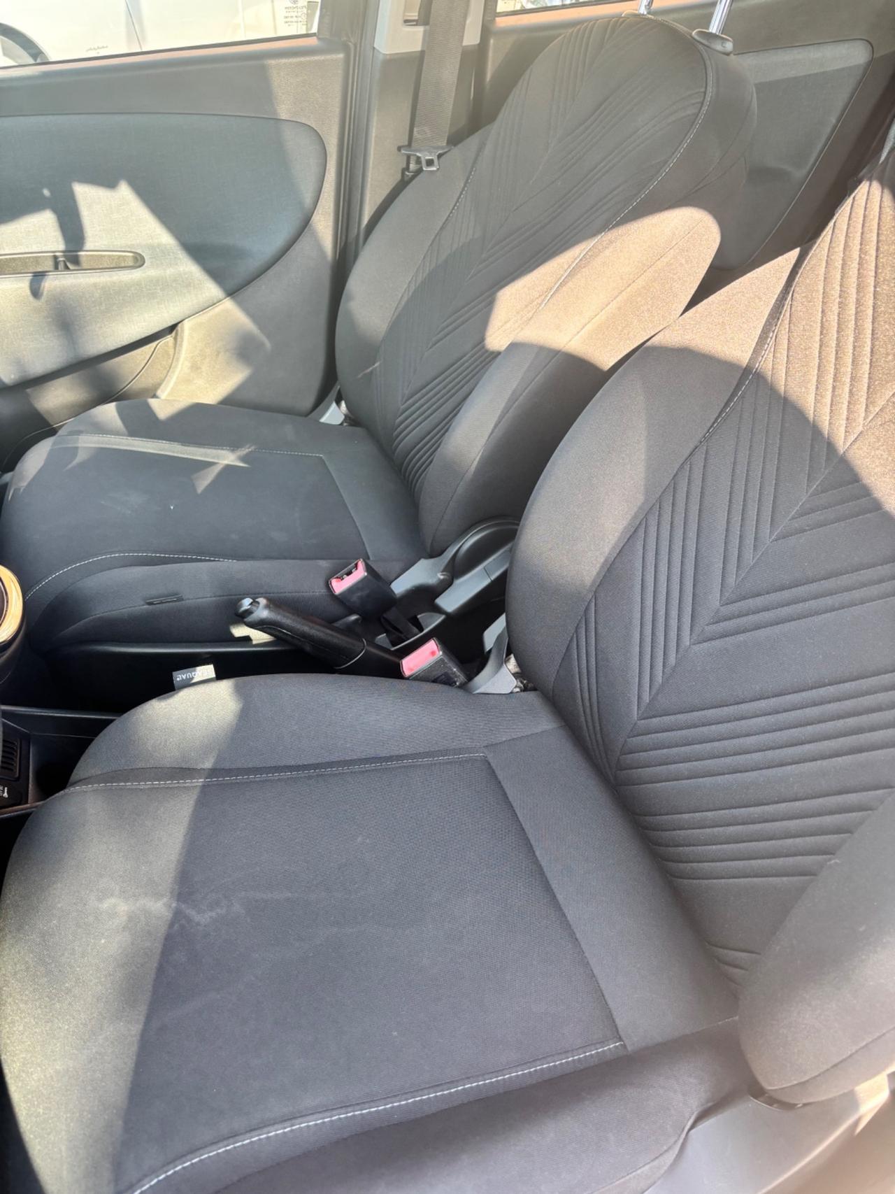 Lancia Ypsilon 1.0 FireFly 5 porte S&S Hybrid Ecochic Gold