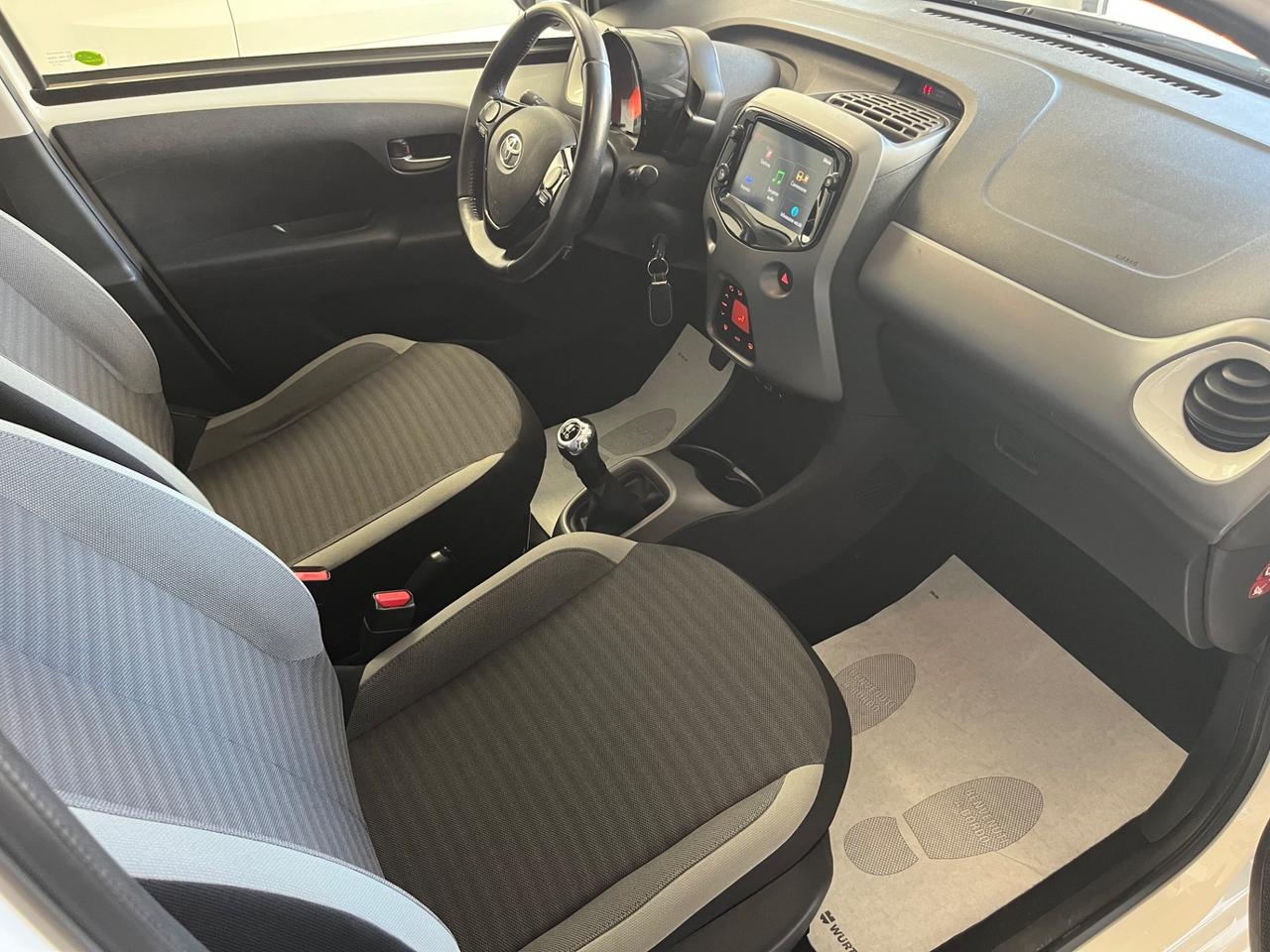 Toyota Aygo Connect 1.0 VVT-i 72 CV x-play