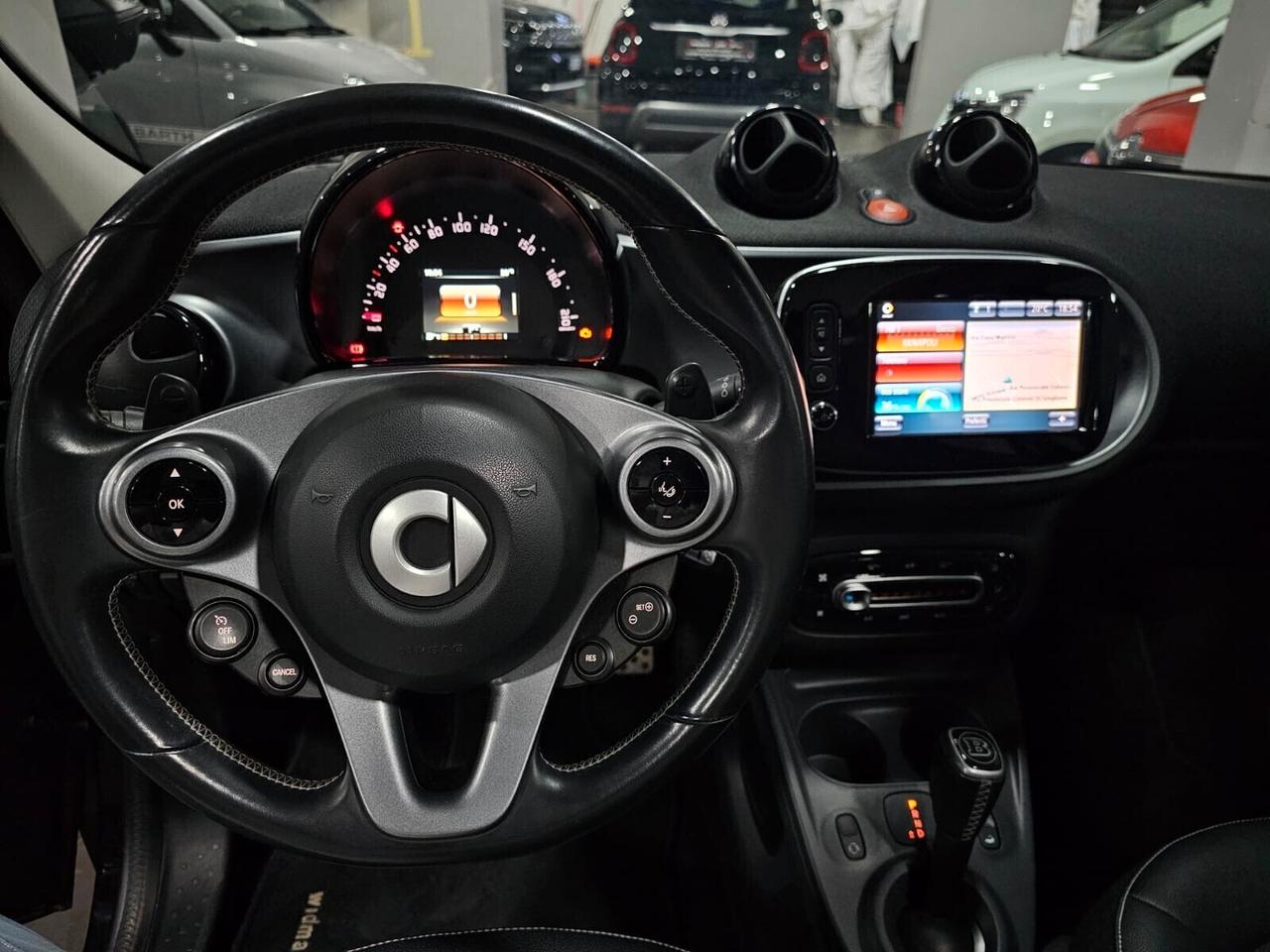 NUOVA SMART FORFOUR BRABUS EXCLUSIVE CABRIO EDITION 0.9 BENZ 109CV TWINAMIC