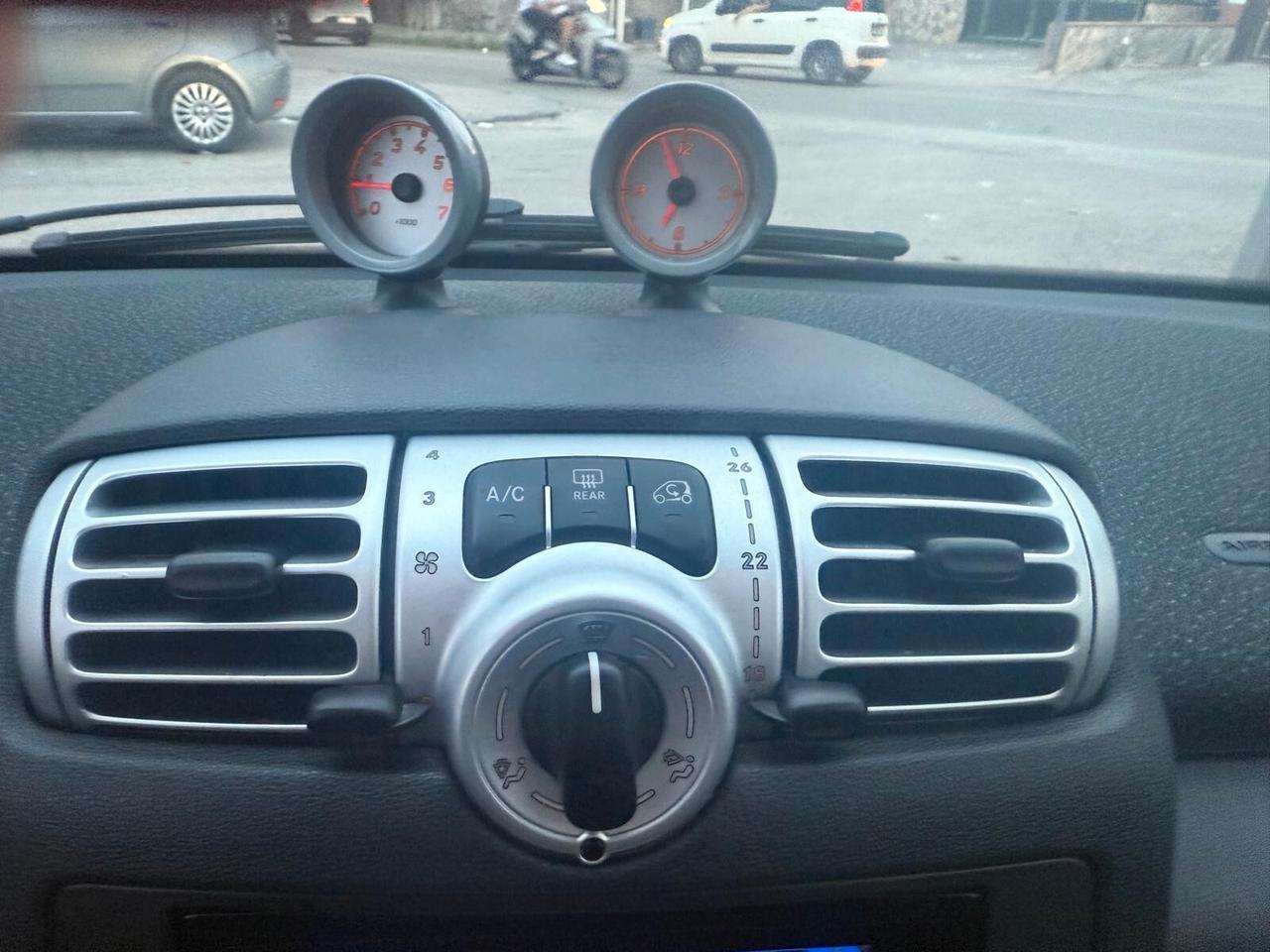 Smart ForTwo 1000 52 kW coupé limited one