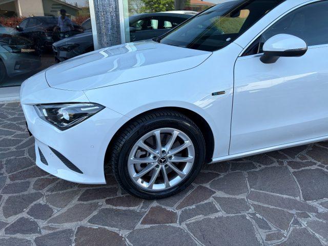 MERCEDES-BENZ CLA 250 e Shooting Brake Automatic EQ Power 218cv