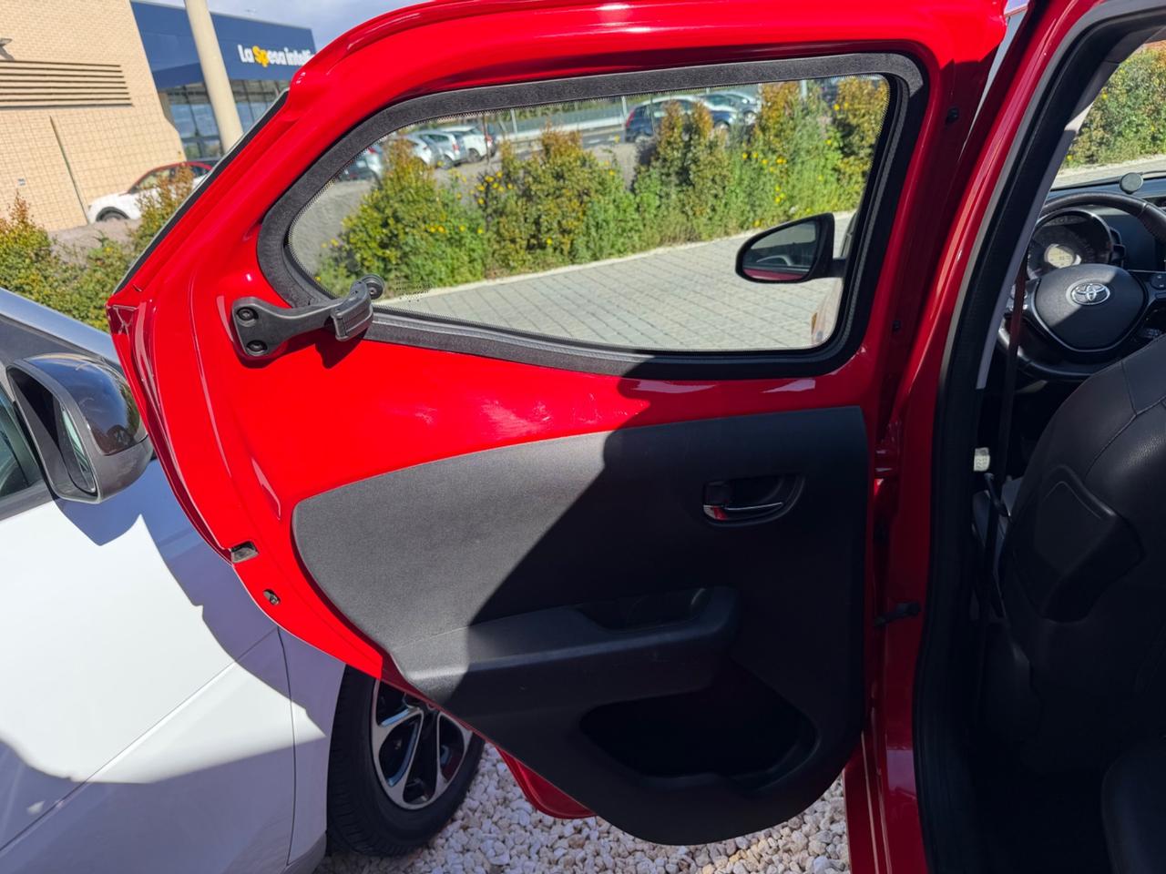 Toyota Aygo 1.0 VVT-i 69 CV 5 porte x-wave