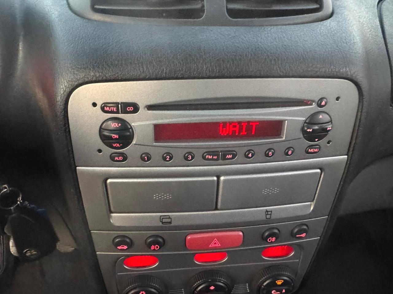 Alfa Romeo 147 1.6 Benz 5 porte SOLO 119.000 KM