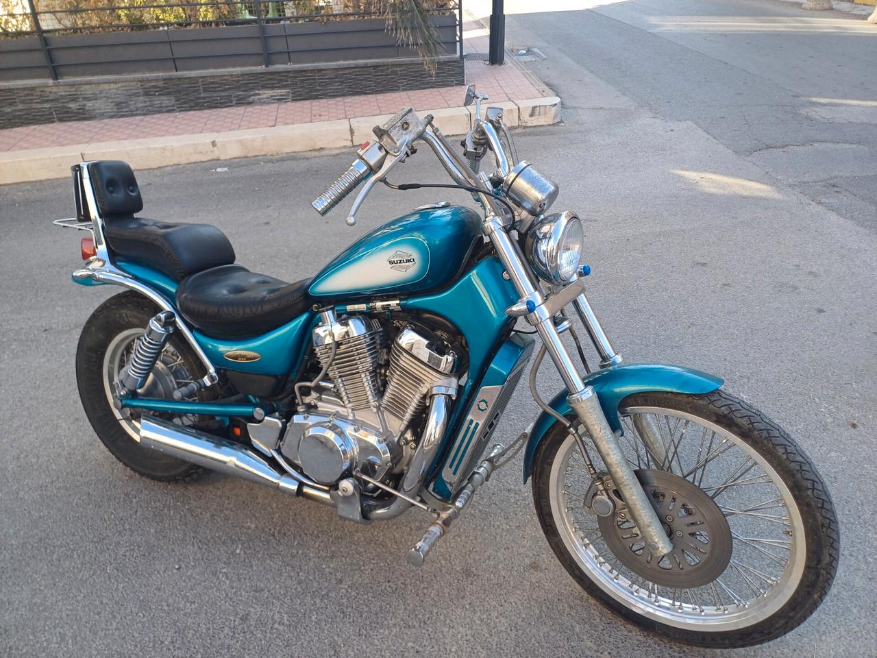 Suzuki Intruder 800