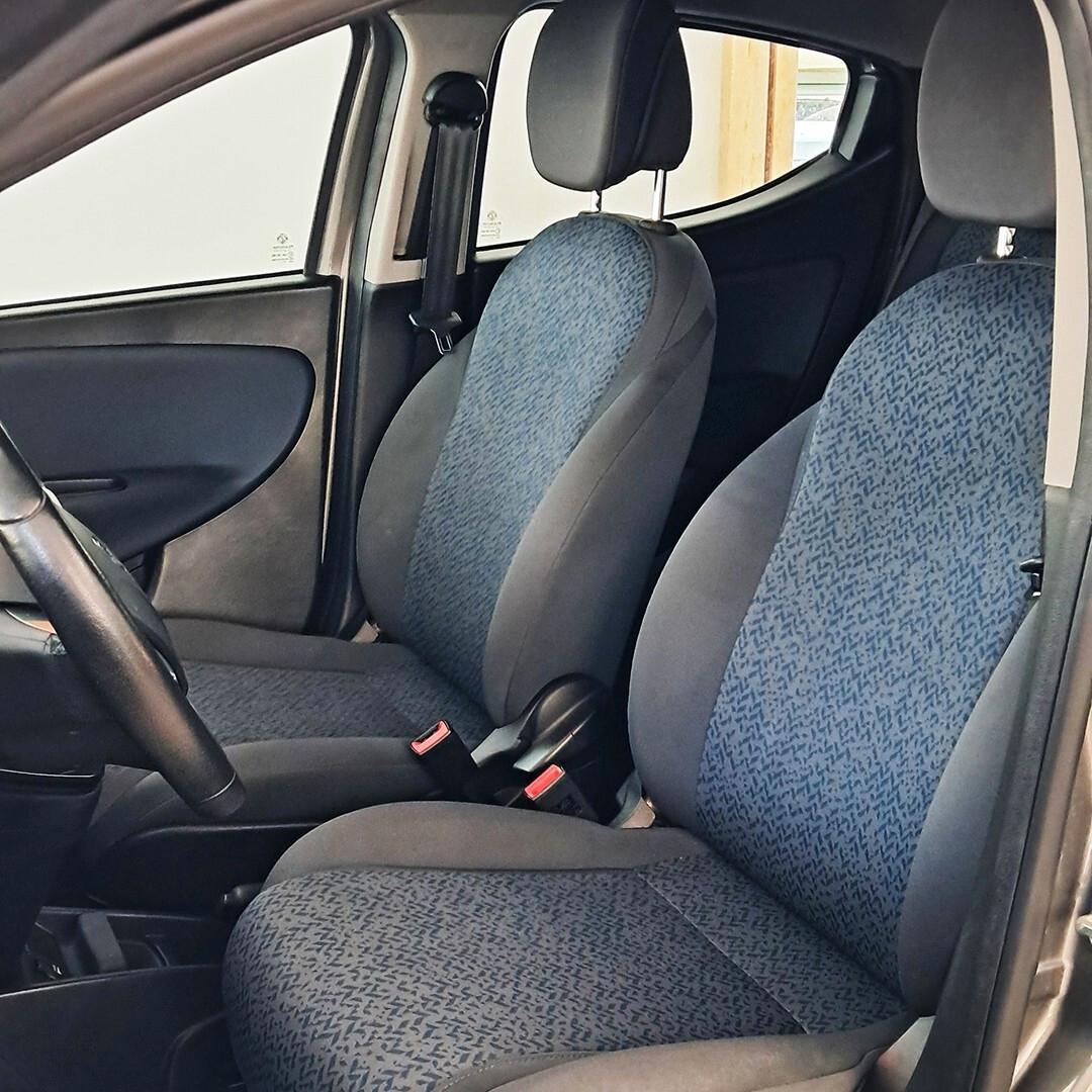 Lancia Ypsilon 1.0 FireFly 5 porte S&S Hybrid Gold