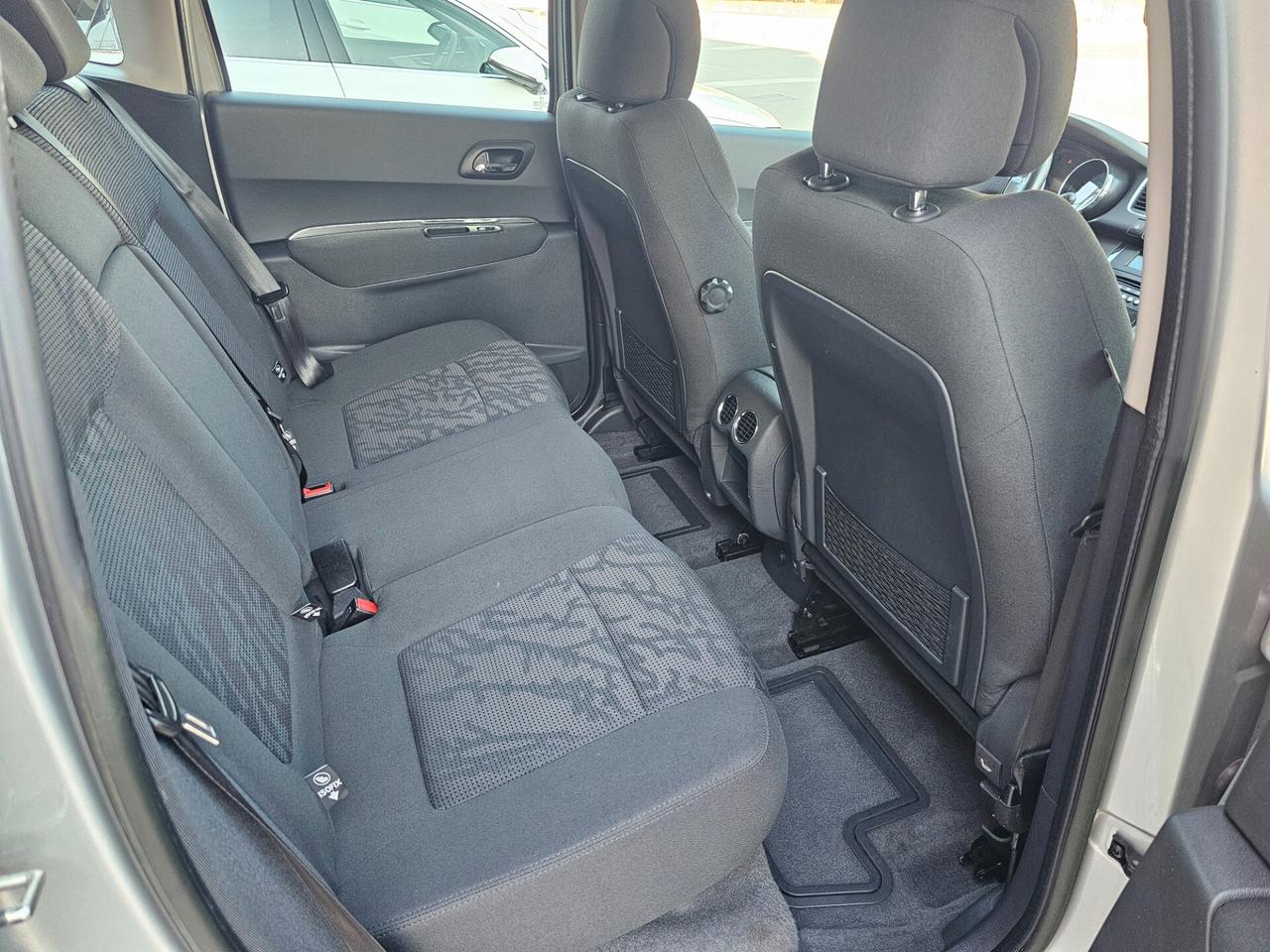 PEUGEOT 3008 1.6 HDI 115CV BUSINESS AUTO