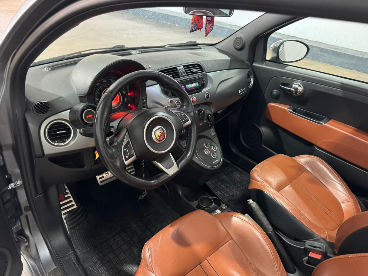 Abarth 500 C 1.4 Turbo T-Jet MTA