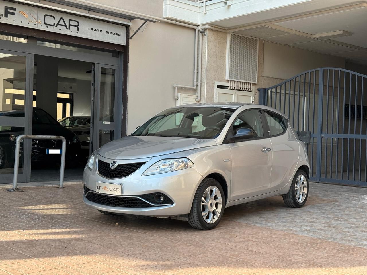 Lancia Ypsilon 1.2 69 cv 5 porte Platinum