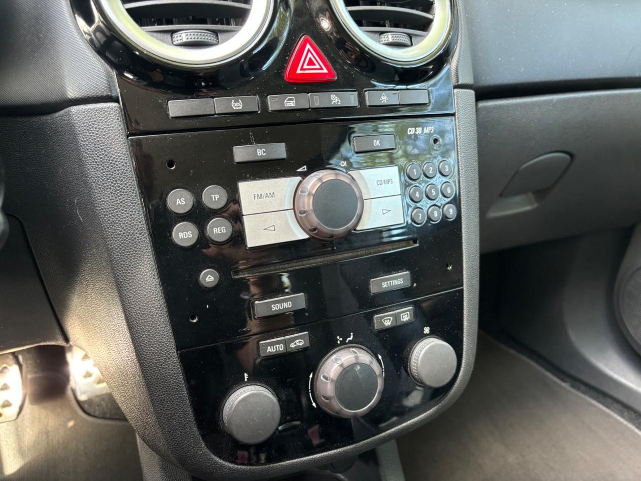 Opel Corsa 1.6 T 192CV OPC