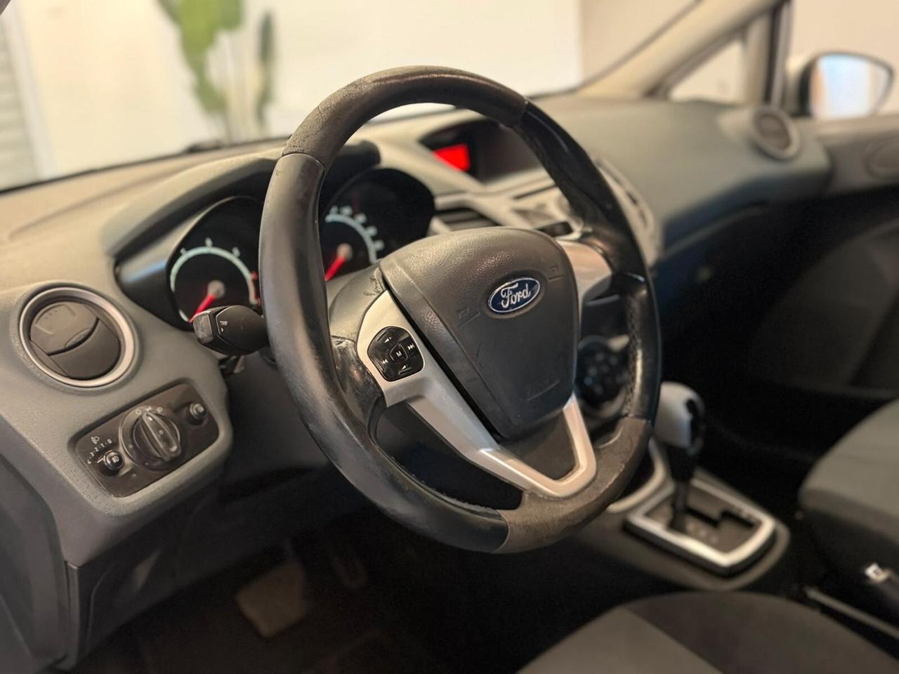 FORD FIESTA 1.4 GPL AUTOMATICA TITANIUM NEOPATENTATI