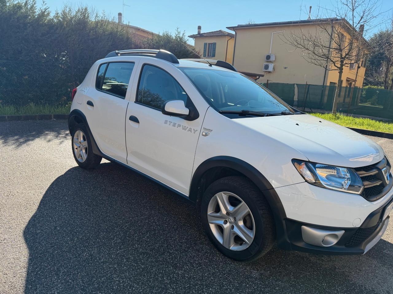 Dacia Sandero Stepway 0.9 GPL - NAV. - NEOP. - 12 MESI DI GAR. -