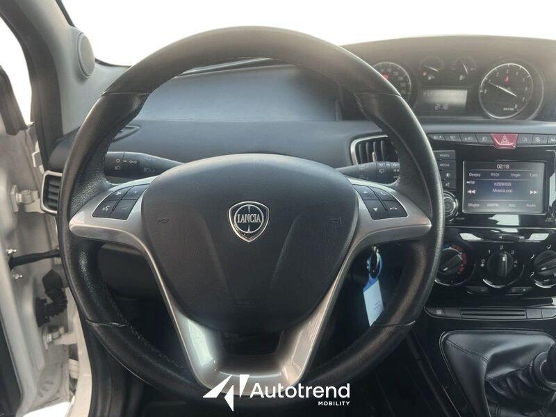 Lancia Ypsilon 1.0 FireFly 70 CV Hybrid Ecochic Gold S&S