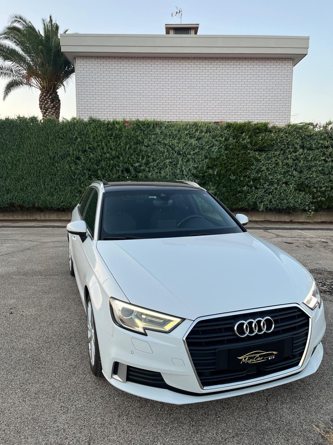 Audi A3 1.6 TDI 116 CV S tronic Design FULL TETTO PANORAMICO