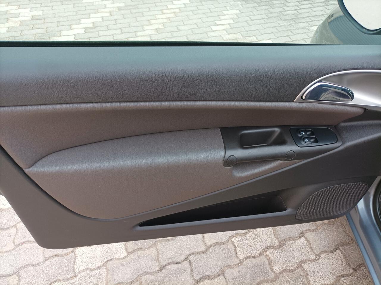 Lancia Ypsilon 1.3 MJT 90 CV Platino