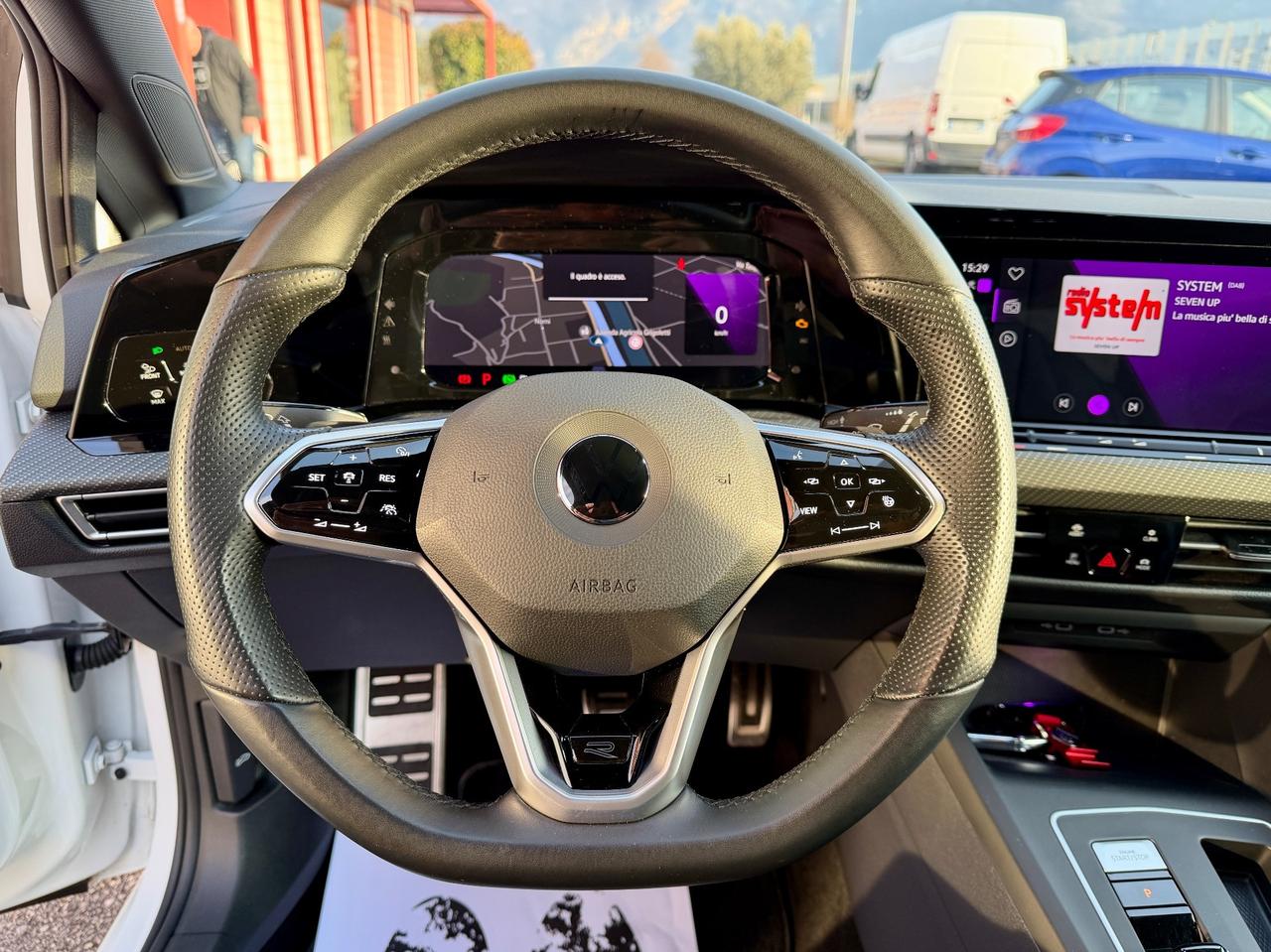 Volkswagen Golf 8 2.0 TSI DSG 4Motion R-Line