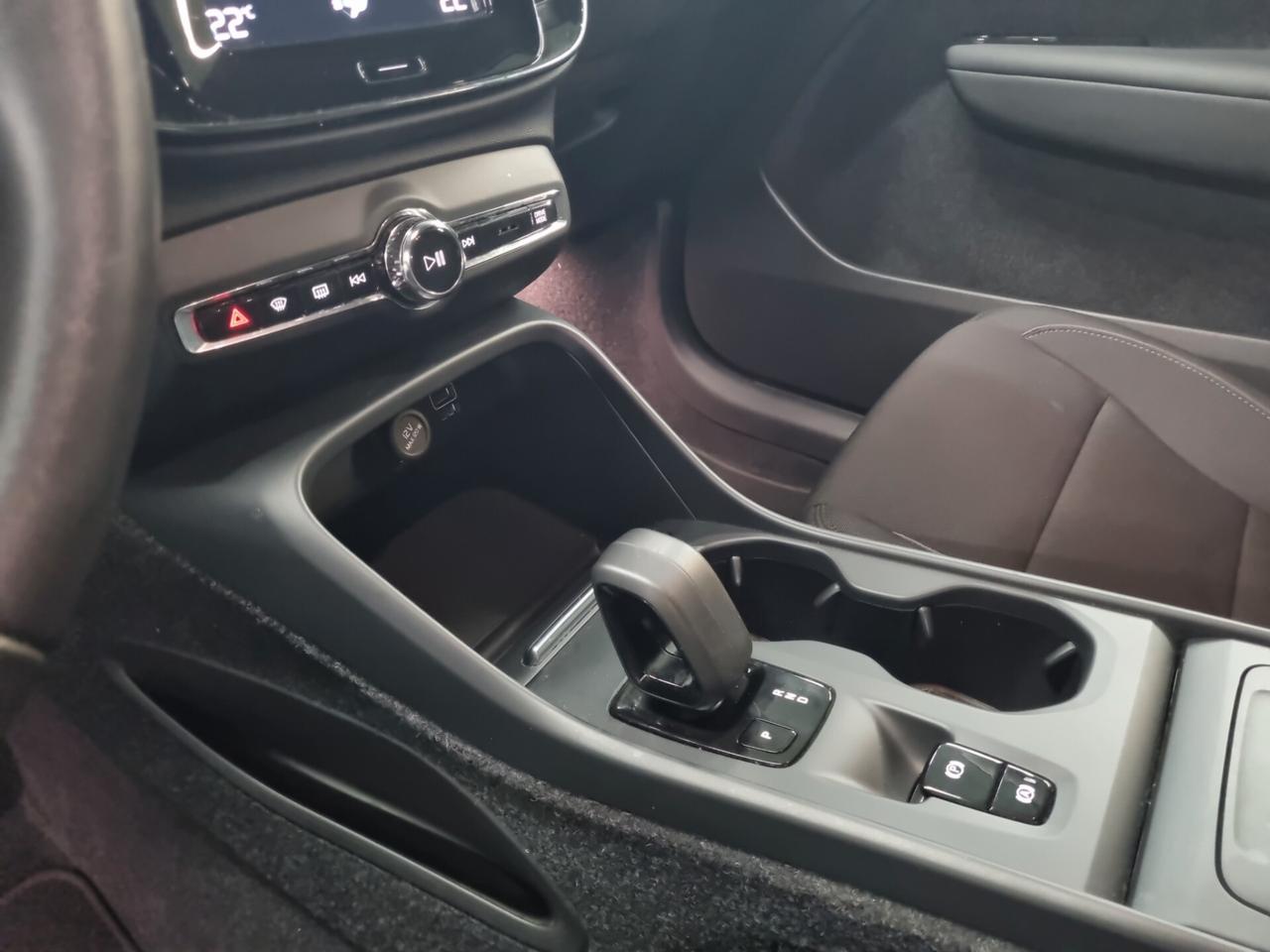 Volvo XC40 T2 Geartronic Momentum Pro