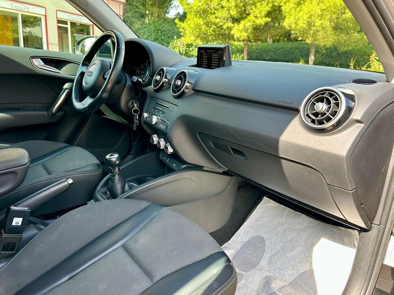 Audi A1 1.6 TDI #7286