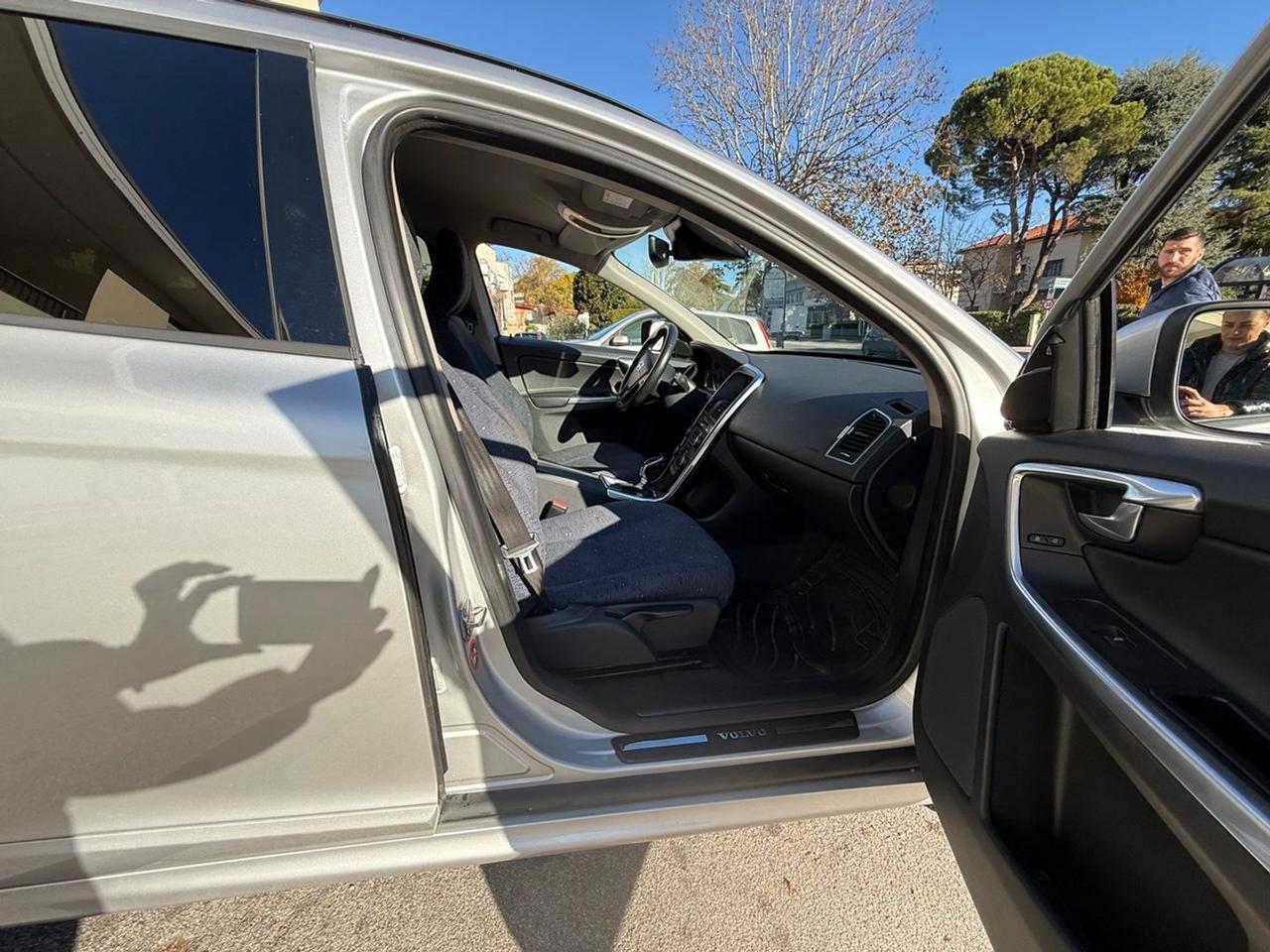 Volvo XC 60 Business 2.0 D4 #8045