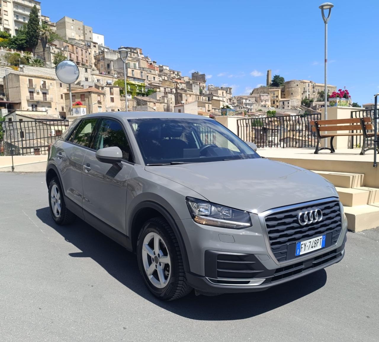 Audi Q2 30 TDI Business